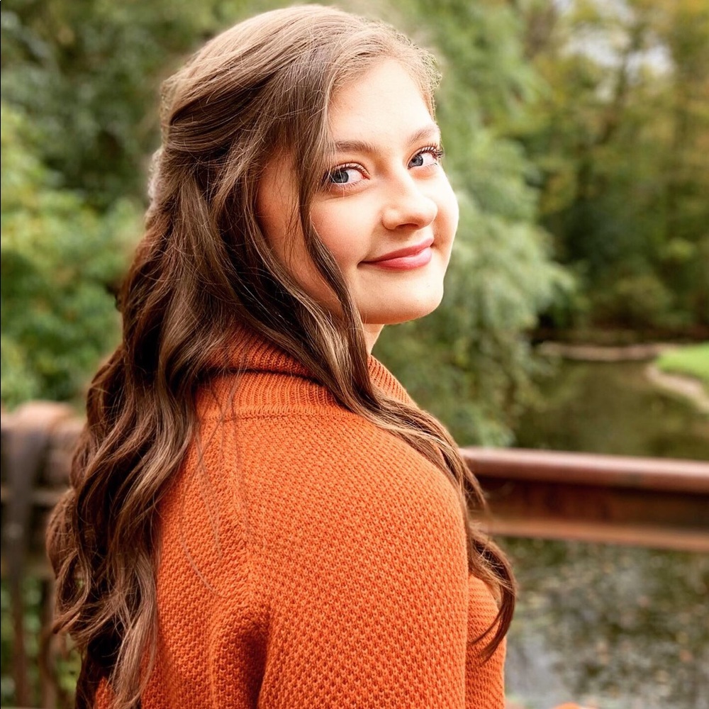 Meet your Posher, Emily